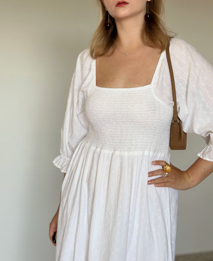 Incredible white cotton dress with puff sleeves