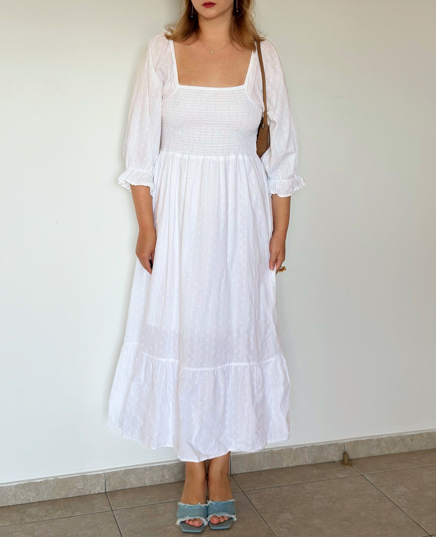 Incredible white cotton dress with puff sleeves